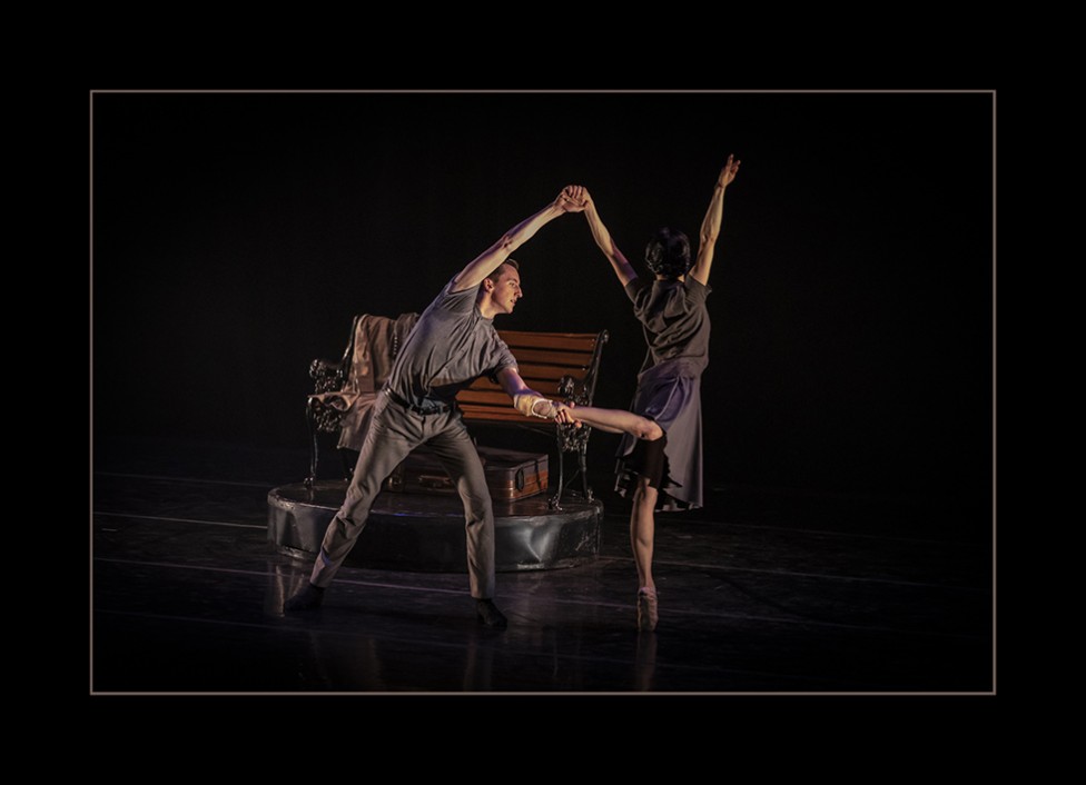 An award winning image from the Alien ballet performance, photo by Berni Wood